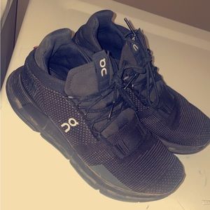 Black cloud nova size 8